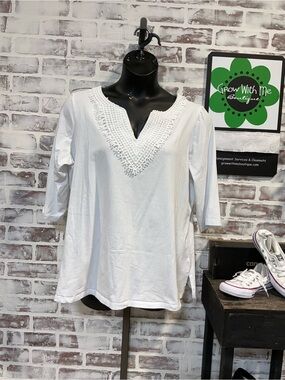 Jessica London White Crochet V-Notch top plus size 18/20